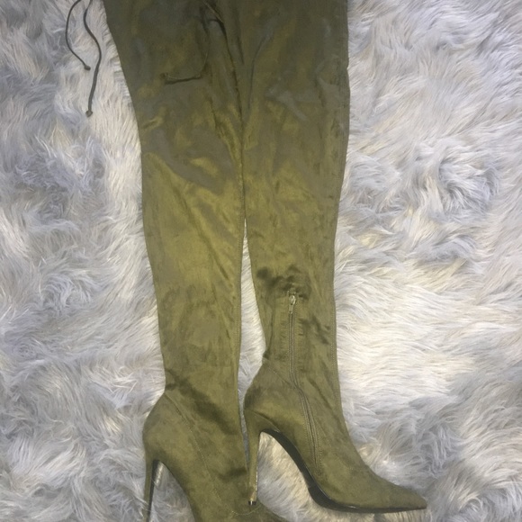 Boots 😍 - Picture 2 of 3